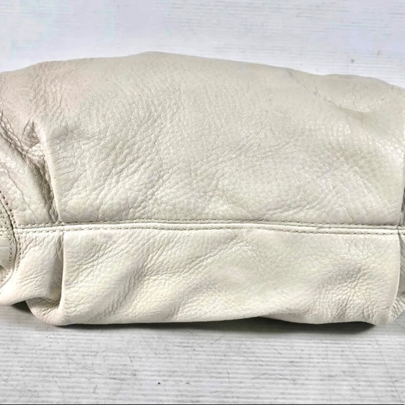 🍦🍦Michael Kors ivory leather drawstring hobo bag *EUC - Picture 3 of 4